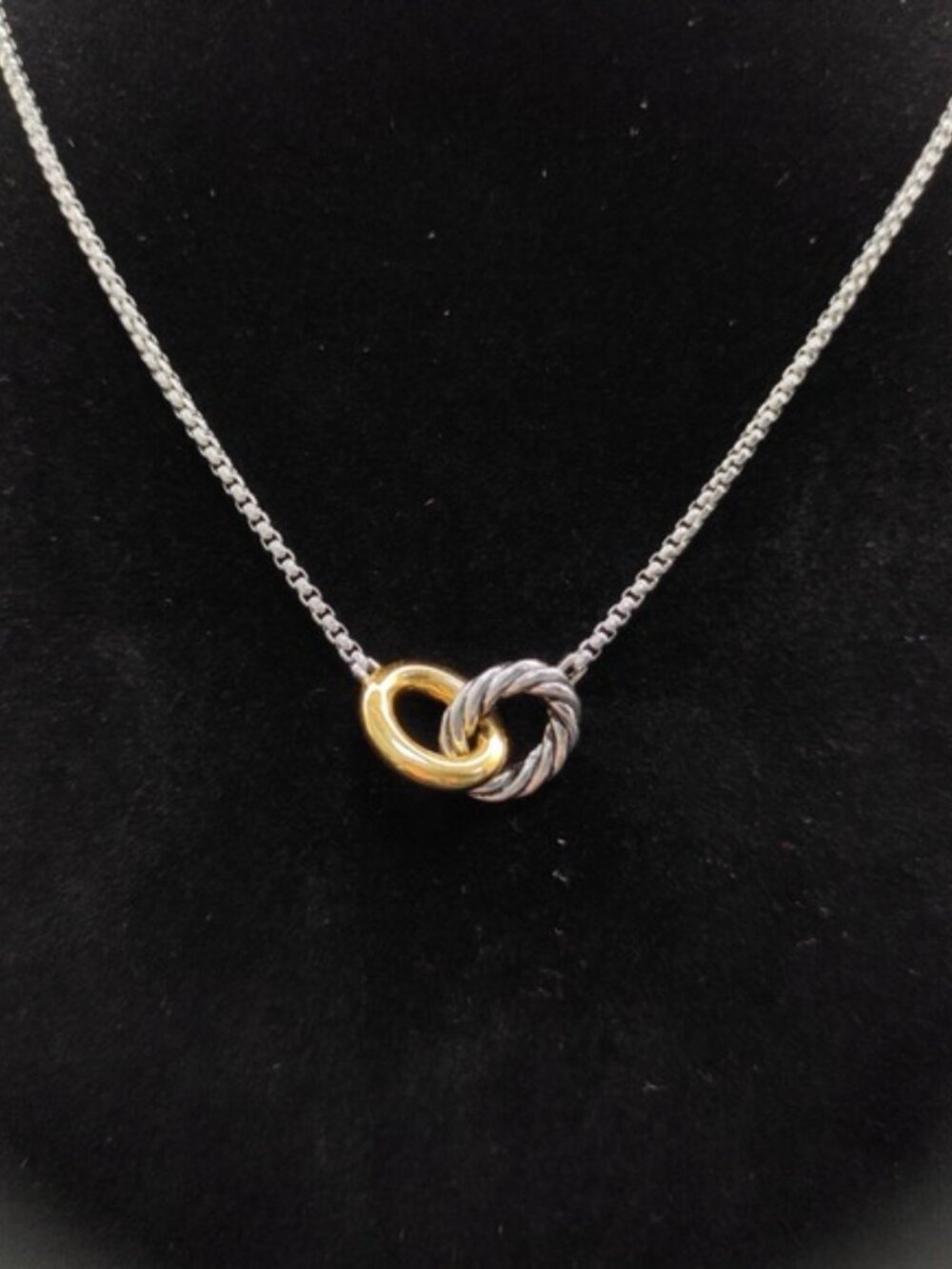 🎯David Yurman Two-Tone Interlocking Loop Pendant Necklace